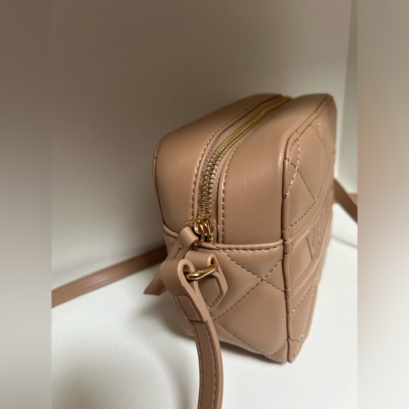 Valentino by Mario Valentino Camera Crossbody Bag NWOT - Picture 3 of 9